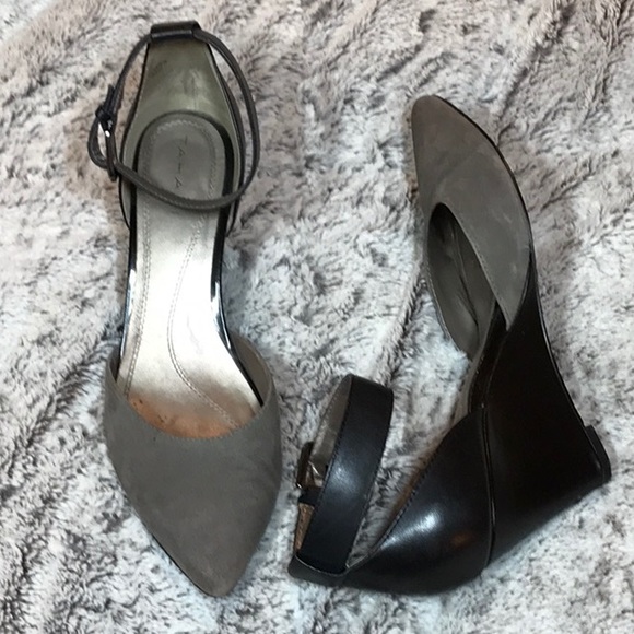 (Not for Sale) Tahari Wedge Shoes - Picture 2 of 7